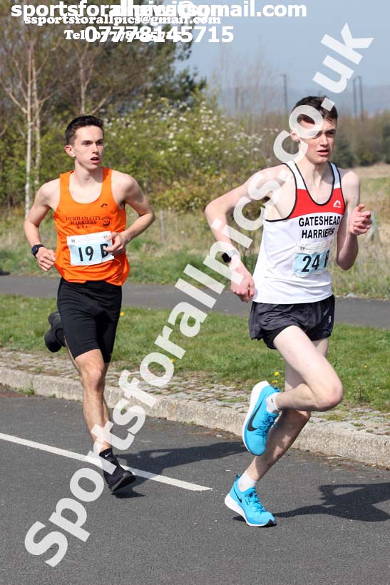 Senior mens 2019 Elswick Harirers Good Friday Road Relay, Newburn, Newcastle. Photo:  David T. Hewitson/Sports for All Pics